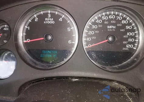 2013 Chevrolet Suburban 1500 Ls z USA, uszkodzony, nr VIN 1GNSCHE01DR367909